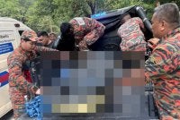 Mangsa kemudian disahkan meninggal dunia oleh petugas Kementerian Kesihatan Malaysia (KKM). 