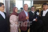 Muhyiddin Yassin dilepas dan dibebaskan oleh Mahkamah Tinggi di sini pada Selasa atas satu kes rasuah dan tiga pertuduhan pengubahan wang haram (AMLA) berjumlah RM200 juta.