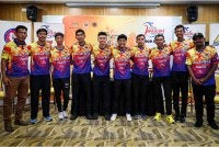 Barisan Pelumba Berbasikal Kebangsaan bergambar bersama pada sidang media sempena PKBM Perkenalkan 8 Pelumba Dalam Senarai Awal Pasukan Kebangsaan ke LTdL 2026 di MSN Bukit Jalil, hari ini. - Foto: Bernama
