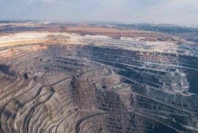 Jabal Sayid yang terletak kira-kira 350 kilometer timur laut Jeddah di wilayah Madinah diketahui mempunyai antara deposit mineral nadir bumi yang paling bernilai di dunia. - Foto Agensi
