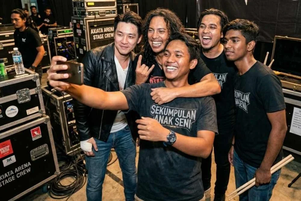 Ada segelintir individu yang gemar menonjolkan diri dengan memaparkan orang-orang hebat di sebelah mereka menerusi media sosial. - Imej janaan AI