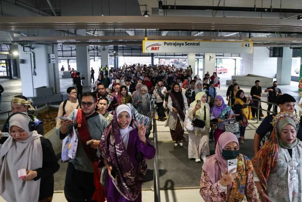 Keretapi Sarong 2026 meriahkan sambutan Hari Malaysia di seluruh negara Keretapi Sarong 2026 meriahkan sambutan Hari Malaysia di seluruh negara
