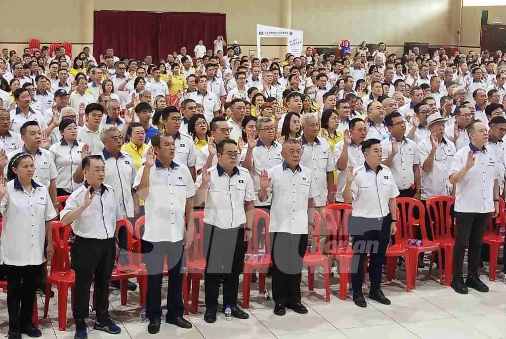 Tidak salah ‘pinjam kerusi’ jika beri kemenangan kepada BN – MCA Tidak salah ‘pinjam kerusi’ jika beri kemenangan kepada BN – MCA