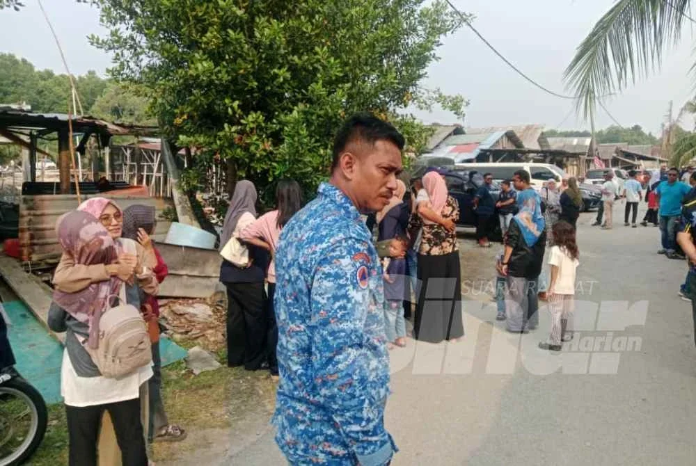 Suasana sekitar Jeti Nelayan Semantan pada Rabu.