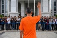 Biarlah sesiapa yang bersalah didakwa dan jikalau mereka tidak bersalah, bersihkan nama mereka. - Imej janaan AI 