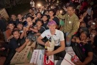 Hantaran foto bantuan di Indonesia yang dimuat naik Aisar baru-baru ini. Foto kredit Instagram @aisar_khaledd