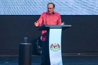Anwar berucap pada Sambutan Hari Malaysia Peringkat Kebangsaan 2026 di Pusat Konvensyen Borneo Kuching pada Rabu. Foto Bernama