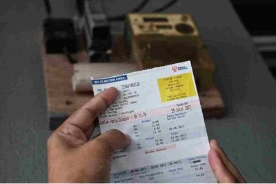 Kecoh di media sosial tentang peningkatan bil elektrik yang didakwa melambung tinggi sejak beberapa bulan kebelakangan ini. Foto hiasan