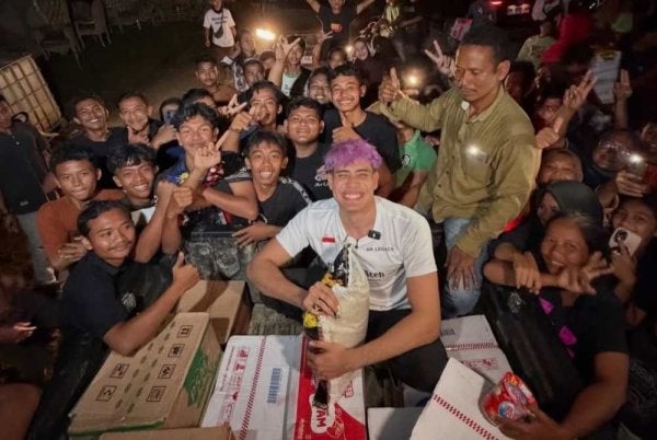 Hantaran foto bantuan di Indonesia yang dimuat naik Aisar baru-baru ini. Foto kredit Instagram @aisar_khaledd