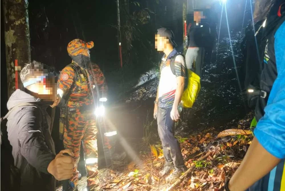 Operasi mencari dan menyelamat dikawal sepenuhnya pada jam 9.42 malam selepas semua mangsa berjaya ditemui. Foto Bomba Perak