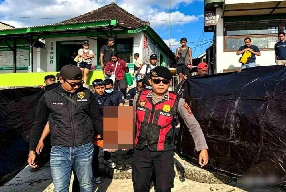 Mangsa, Siti Nuraini Rusidi, 40, dilaporkan meninggal dunia dalam kejadian yang berlaku kira-kira jam 11.10 pagi waktu tempatan.