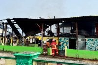 Bangunan Pasti Gajah Mati bersebelahan Pejabat Pas Kawasan Pendang, Kampung Charok Kudong terbakar dalam kejadian pada Khamis. Foto media sosial