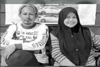 Mohd Zamri Mohd Zaki, 41, dan isterinya Norlyana Ismail, 45 maut selepas motosikal yang dinaiki terlibat dalam kemalangan membabitkan sebuah lori tanah dan tiga motosikal di Jalan Gong Kedak di sini pagi Khamis.