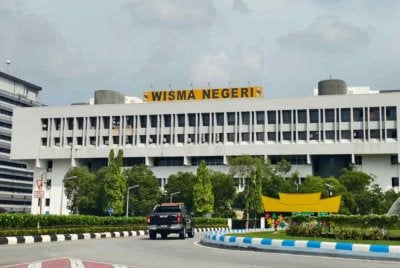  Pentadbiran Negeri Sembilan menegaskan tidak akan mengambil sebarang tindakan pewartaan atau pelaksanaan terhadap proklamasi penurunan takhta Tuanku Muhriz sebagai Yang di-Pertuan Besar Negeri Sembilan. Foto hiasan 