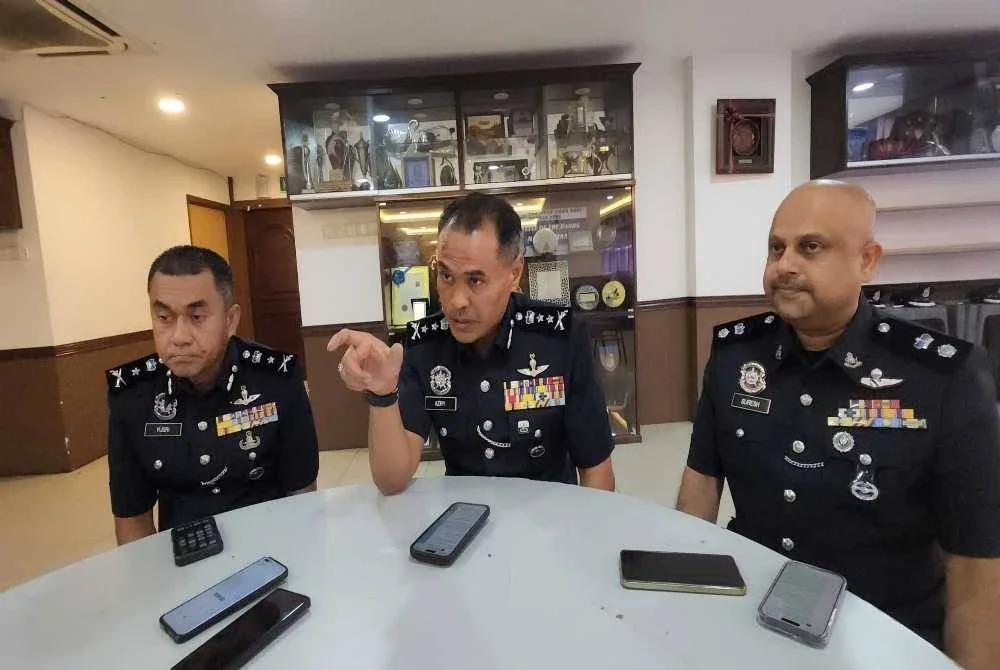 Azry ketika ditemui media selepas Perhimpunan Bulanan Ibu Pejabat Polis Kontinjen (IPK) Pahang di sini pada Jumaat.