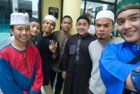 Gambar kenangan Muhammad Syamim Naim bersama rakan-rakannya semasa menuntut di Pusat Tahfiz Darul Quran Ittifaqiyah.