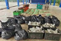 Bungkusan air dan daun ketum yang dirampas susulan penahanan dua suspek, Selasa lalu. Foto Facebook Briged Tenggara