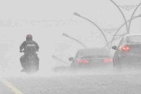 MetMalaysia mengeluarkan amaran ribut petir, hujan lebat dan angin kencang di lapan negeri dan Labuan. Foto hiasan