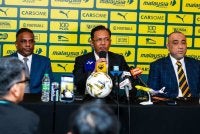 Saaran (kiri) akan membantu Ab Ghani (tengah) memperkasakan FAM. Turut kelihatan Naib Presiden 1, Datuk Seri Rosmadi Ismail. Foto FB FAM