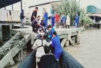 Sinar Harian sebelum ini melaporkan mayat Mohamad Shahril ditemukan sekumpulan nelayan di perairan Hutan Melintang, Perak, kira-kira jam 9.30 pagi pada Rabu sebelum dibawa ke Hospital Shah Alam untuk proses bedah siasat.