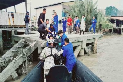 Sinar Harian sebelum ini melaporkan mayat Mohamad Shahril ditemukan sekumpulan nelayan di perairan Hutan Melintang, Perak, kira-kira jam 9.30 pagi pada Rabu sebelum dibawa ke Hospital Shah Alam untuk proses bedah siasat.