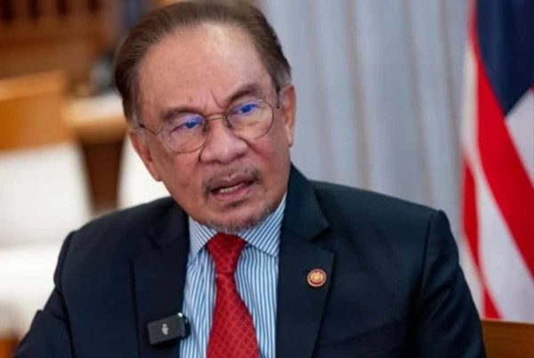 Anwar mempengerusikan Mesyuarat Majlis Presiden Pakatan Harapan di Bangunan Perdana Putra, Putrajaya pada Jumaat. 