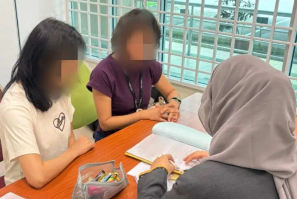Pegawai SPRM menjalankan siasatan menerusi Op Daya pada tahun ini. Foto: SPRM