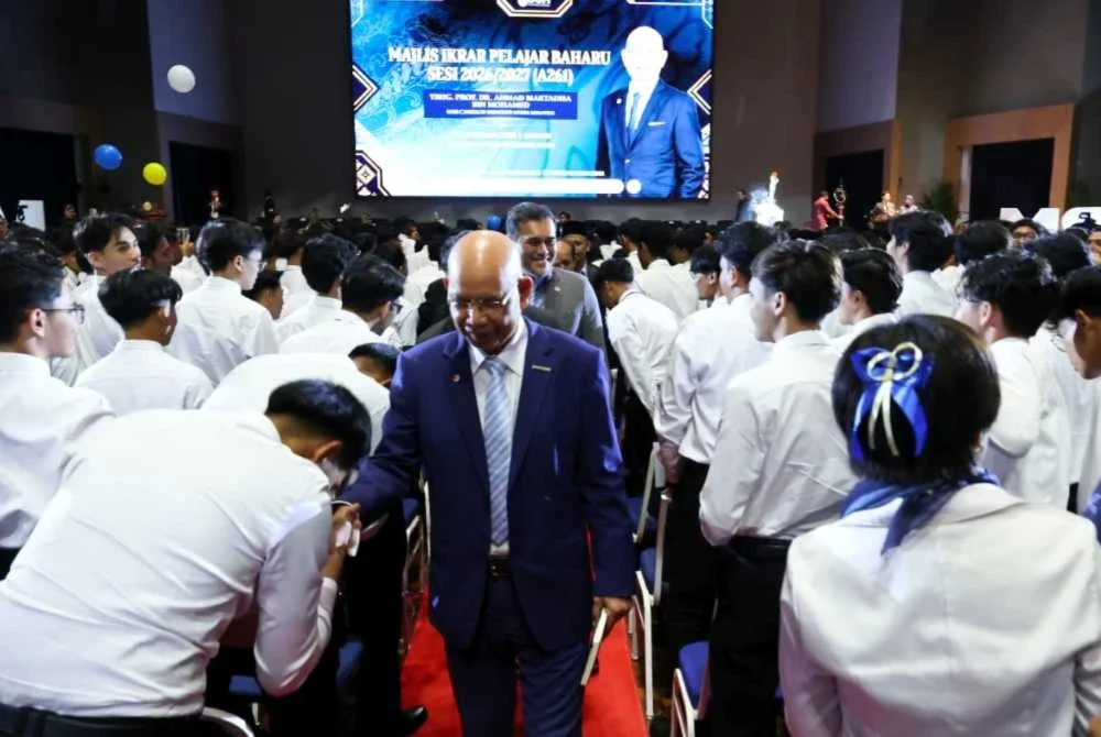Kehadiran pelajar baharu turut diraikan menerusi Bicara Santai Bersama Naib Canselor dan Majlis Ikrar Pelajar Baharu Sesi A261 di Dewan Mu’adzam Shah pada 17 September lalu.
