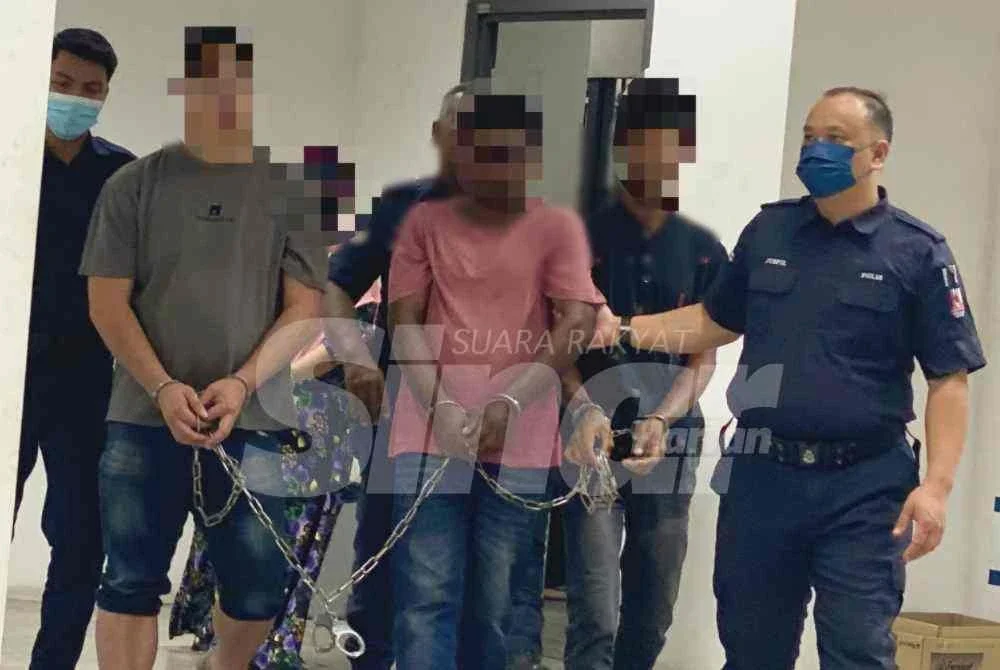 Seorang majikan bersama tiga etnik Rohingya termasuk wanita direman selama tujuh hari bagi membantu siasatan kes bunuh melibatkan lelaki etnik berkenaan yang berusia 18 tahun dalam kejadian di sebuah rumah kongsi di Kampung Pak Boh di Kota Bharu. Foto: SINAR HARIAN/HAZELEN LIANA KAMARUDIN