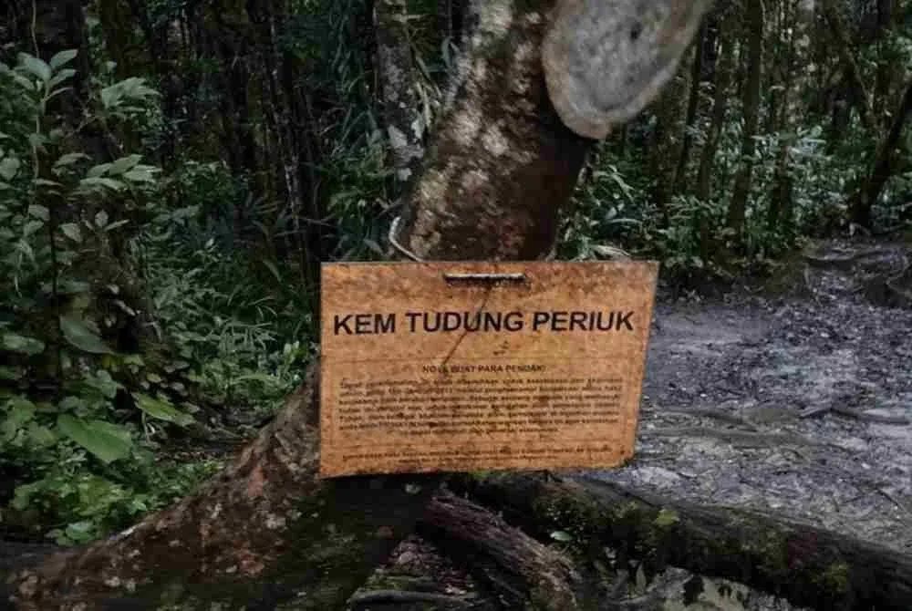 JBPM Kelantan menggerakkan operasi SAR seorang pendaki lelaki yang terpisah daripada kumpulannya di hutan berhampiran Kem Tudung Periuk, Gua Musang.