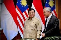 Presiden Indonesia, Prabowo Subianto (kiri) dan Timbalan Perdana Menteri, Datuk Seri Dr Ahmad Zahid Hamidi. Foto: Biro Pers, Media, dan Informasi Sekretariat Presiden