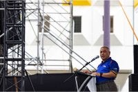 Saarani ketika menyampaikan ucapan selepas menyempurnakan perasmian KAMU 2026 di pekarangan Stadium Indera Mulia di sini pada Sabtu.