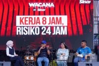 Wacana Rakyat Sinar Harian bertajuk 'Kerja 8 Jam, Risiko 24 Jam' menampilkan (dari kiri) Hos, Anim Ezati Mohd Khalid; Timbalan Ketua Eksekutif (Strategi dan Korporat) PERKESO, Edmund Cheong Peck Huang; Pakar Pengurusan Sumber Manusia (HR), Malaysia, Ku Sim Ling dan Orang Berinsuran PERKESO, Azrul Azuan Abdullah yang berlangsung di Strand Mall Kota Damansara pada Sabtu. Foto : SINAR HARIAN / MOHD HALIM ABDUL WAHID