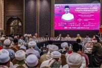 Anwar ketika menghadiri Muzakarah Ulama Turath Kebangsaan bertemakan “Mengerah Kekuatan Turath Menghadapi Cabaran Dunia Moden”, sebahagian daripada Festival Turath Islami Malaysia (FTIM) yang berlangsung di Masjid Putra, Putrajaya. Foto Facebook Anwar Ibrahim