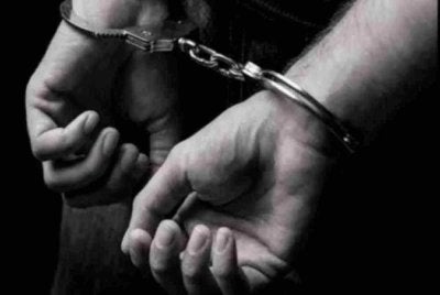 Pihak berkuasa Singapura menahan seorang lelaki berusia 36 tahun dan seorang wanita berusia 35 tahun, kedua-duanya rakyat Malaysia kerana cuba menyeludup dadah dipercayai ganja seberat kira-kira 10 kilogram. Gambar hiasan
