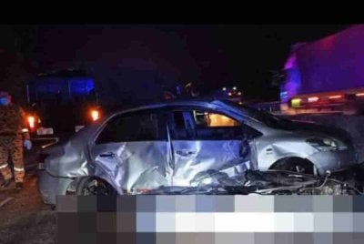 Antara kenderaan yang terlibat dalam kemalangan di Jalan Jelapang-Ampang pada awal pagi Sabtu.