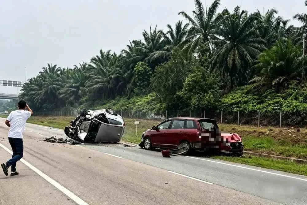 Kesemua mangsa dibawa ke HSI, Hospital Kota Tinggi dan Hospital Pasir Gudang untuk mendapatkan rawatan sebelum seorang daripada mereka disahkan meninggal dunia.