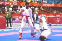 Thevendran (kiri) menewaskan Rakesh 9-1 dalam aksi repechage kumite bawah 55kg Sukan Asia di Gimnasium Toyohashi, Aichi. Foto FB MSN