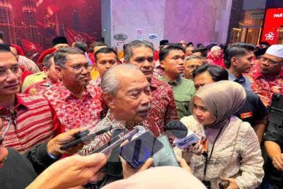 Muhyiddin ketika ditemui pemberita pada sambutan Ulang Tahun ke-10 Bersatu di Petaling Jaya pada Sabtu.