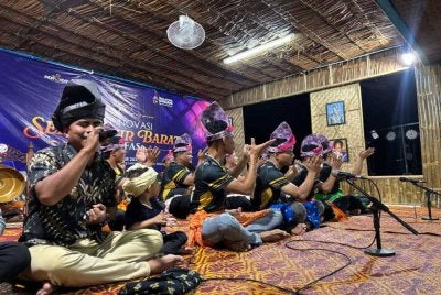 Penggiat ddikir barat diberi ruang mempelajari teknik persembahan profesional menerusi penubuhan Pusat Inovasi Dikir Barat. 