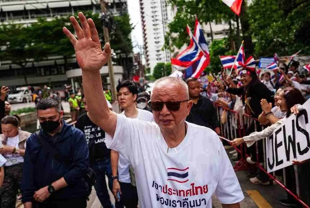 Sondhi Limthongkul ketika mengetuai demonstrasi di luar Kedutaan Israel di Bangkok. Foto: AFP