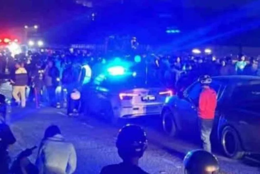 Kemalangan kira-kira jam 3.35 pagi pada 19 September itu mengakibatkan tiga penunggang motosikal lelaki berusia antara 19 hingga 20 tahun meninggal dunia di tempat kejadian