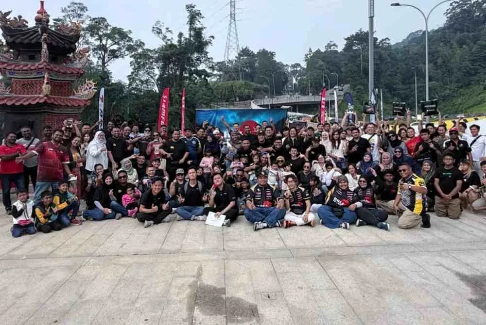 Peserta ROLL TO yang memeriahkan program mengenali budaya dan warisan kaum di Genting Sempah
