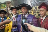 Zambry ketika ditemui pemberita selepas menyempurnakan Majlis Konvokesyen Politeknik dan Kolej Komuniti Sabah di Politeknik Kota Kinabalu.