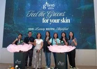 Grace Yap Yen Mee dan Rashica Lim Yin (empat dan lima dari kiri) ketika pelancaran GREENS beauté™ di acara GREENSTOPIA® 4.0 bertempat di Galeri Jualan Kiara Bay Kuala Lumpur, di sini pada Rabu.