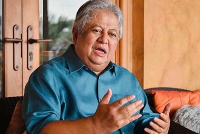 Zaid berkata, Perdana Menteri perlu menghentikan perjalanan ke luar negara dan memberi perhatian kepada perkembangan yang berlaku di Negeri Sembilan.