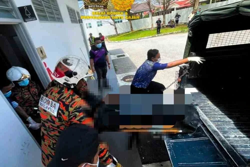 Seorang lelaki tempatan berusia 39 tahun ditemukan maut di dalam tandas sebuah stesen minyak di Taman Tronoh Baru, Tronoh, kira-kira 30 kilometer dari sini pada Isnin.