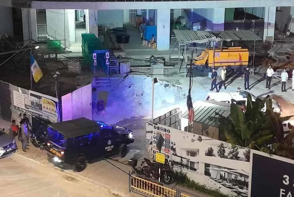 Dalam kejadian kira-kira jam 6.50 petang itu, mangsa berusia 31 tahun ditemukan terbaring di tingkat 20 bangunan berkenaan.