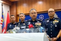 Mohd Yusoff (tiga dari kiri) semasa sidang akhbar selepas merasmikan Perhimpunan Bulanan IPK Kelantan di Kota Bharu pada Selasa.