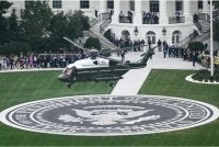 Majlis pembukaan helipad baharu Rumah Putih yang menjadi kebanggaan Trump dan lawatannya ke Perhimpunan Agung Pertubuhan Bangsa-Bangsa Bersatu (PBB) berlangsung tanpa liputan TV secara langsung. - Foto AFP